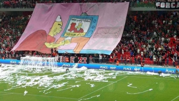 СКАНДАЛ У ТИРАНИ: Мапа велике Албаније и парола УЧК на стадиону на коме је играно велико УЕФА финале (ФОТО)