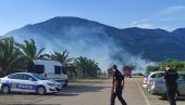 UGAŠEN POŽAR U BARU: Vatrogasci se izborili sa vatrenom stihijom, vetar im otežavao posao