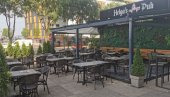 BAŠTE ŠIRE I PO PARKINZIMA: Ugostiteljski objekti se i ovog proleća postavljaju van dozvoljenih granica