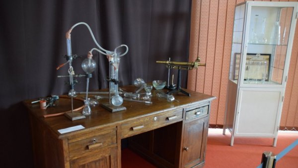 ОБОЈЕНА СВЕТЛОСТ: Промоција и изложба у галерији