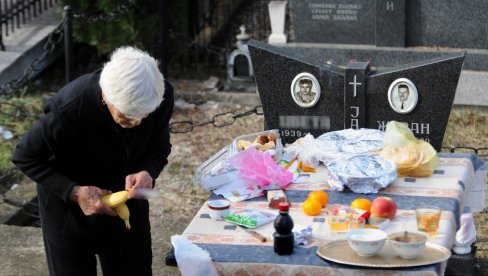 MNOGI PREDSTAVLJAJU GREH: Koji običaji na sahranama nemaju veze sa pravoslavljem