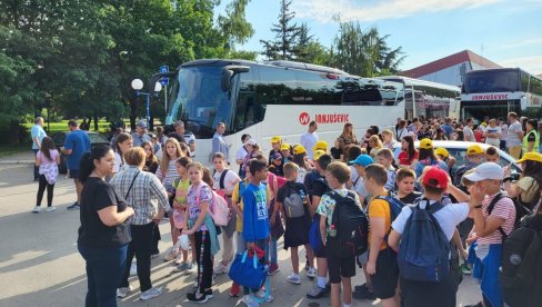 BESPLATNI IZLETI ZA ĐAKE :  Opština Mladenovac obezbedila besplatna jednodnevna putovanje za učenike nižih razreda
