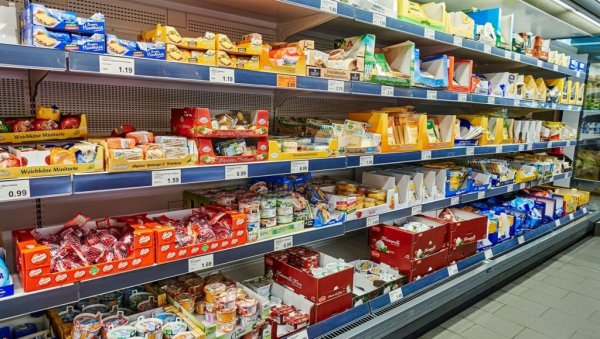 КРИЗА У ФРАНЦУСКОЈ: Најавили ваучере за храну од 100 евра за домаћинства с ниским примањима