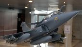 DOM MOĆNOG RAFALA: Ministar Stefanović obišao razvojni centar vazduhoplovne kompanije Dassault Aviation (FOTO)