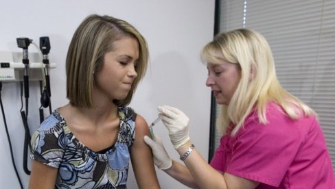 БРОЈ ОБОЛЕЛИХ У СРБИЈИ ВЕЛИКИ, А ПОСТОЈИ ЕФИКАСАН ЛЕК: Мали одзив за вакцину против ХПВ-а