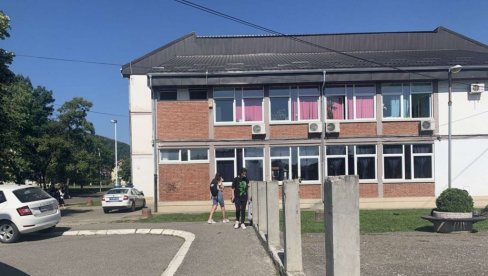 PRVI REZULTATI PROVERE: Dojave lažne u Brusu i Varvarinu, pregledane i dve škole u Kruševcu