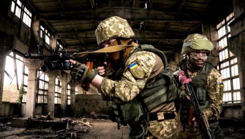 RAT U UKRAJINI: Rusi raketirali vojnu fabriku u Kijevu; NATO pojačava snage za brzo delovanje (VIDEO)