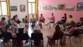 УЧЕ ДА БУДУ ДАМЕ: У селу Станишић крај Сомбора почела јединствена школа за девојчице