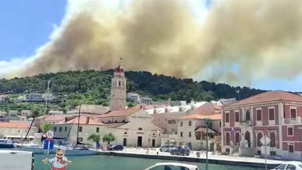 ГОРЕ БРАЧ И ХВАР: Букте пожари на хрватском приморју (ВИДЕО)
