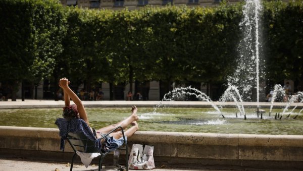 ТОПЛОТНИ ТАЛАС У ЗАПАДНОЈ ЕВРОПИ:Париз се кува на 40 степени