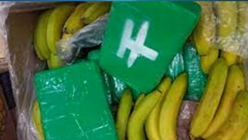 ВРЕДАН ЈЕ 83 МИЛИОНА ЕВРА: Дилери дроге грешком испоручили чешким супермаркетима банане са - кокаином (ВИДЕО)