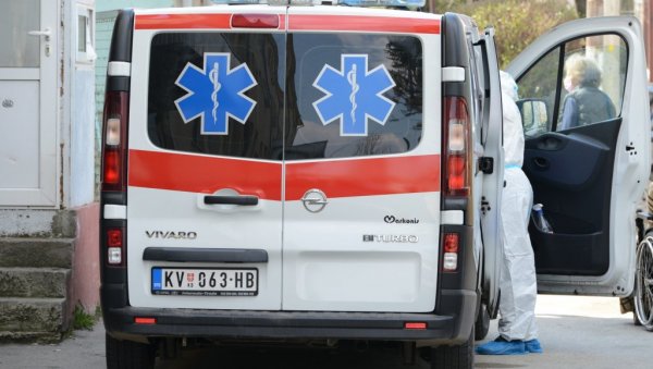 ДЕЧАК ПОТОНУО НА ДНО БАЗЕНА: Умало трагедија у Врњачкој Бањи,  дављења га спасла наставница!