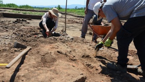 ВЕЛИКО ОТКРИЋЕ АРХЕОЛОГА КОД КРАЉЕВА: Насеље је постојало од 5.500. до 4.500. године пре нове ере, с краја јединствене винчанске културе