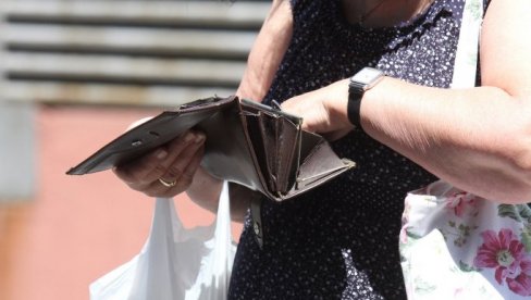 NOVČANIK VAS ODAJE: Evo šta način na koji slažete papirne apoene govori o vama