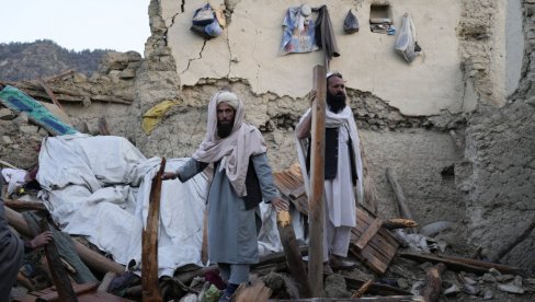 NAJMANJE 120 MRTVIH, 1.000 POVREĐENIH: Crna statistika nakon razornog zemljotresa u Avganistanu