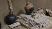 ПРОМОЦИЈА НЕОЛИТСКОГ НАСЛЕЂА: Изложба отворена до 30. јула на платоу испред општине Гроцка