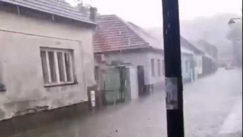 HITNO UPOZORENJE RHMZ Novi Sad i Sremski Karlovci pod vodom, nepogode slede u ovim delovima Srbije