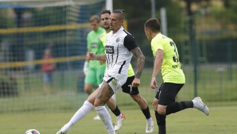 PORAZ KOJI NE BRINE: Trener Partizana Stolica video pozitivne strane u prvom test-meču sa Klužom