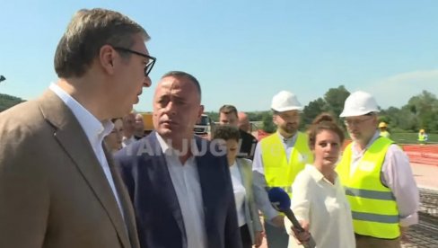(UŽIVO) VUČIĆ U POSETI RASINSKOM OKRUGU: Predsednik obilazi radove na deonici Moravskog koridora (VIDEO)