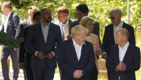 ЏОНСОН НЕЋЕ У МАКРОНОВУ ЕВРОПСКУ ЗАЈЕДНИЦУ: Премијер Британије за јачање улоге у НАТО и Г7