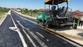 PUTARIMA PREOSTALO JOŠ SAMO 100 METARA: U produžetku nadvožnjaka u Batajnici konačno se pojavili radnici