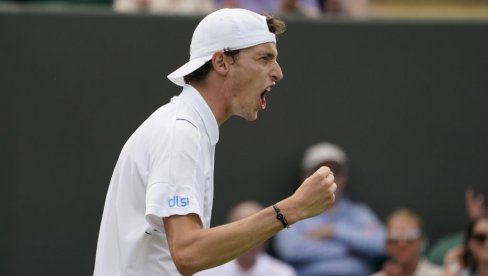 БИТКА ЗА ФИНАЛЕ: Шпанац и Француз играју доста агресивно