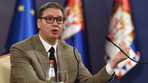 VUČIĆ RAZGOVARAO SA DEREKOM ŠOLEOM: Niko ne treba da sumnja u iskrenu posvećenost Srbije politici mira i stabilnosti