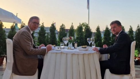 VIŠE NEGO DOVOLJNO: Predsednik Vučić na večeri sa Lajčakom