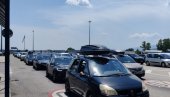 GUŽVE NA GRANICAMA: Vozila čekaju i do tri sata