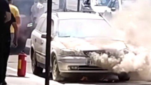 ЗАСТРАШУЈУЋИ СНИМАК СА ТОШИНОГ БУНАРА: Експлодирао плин, буктиња прогутала аутомобил (ВИДЕО)