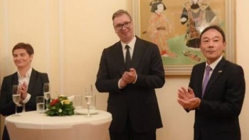 ČAK 140 GODINA PRIJATELJSKIH ODNOSA: Predsednik Vučić i premijerka Brnabić na prijemu u japanskoj ambasadi