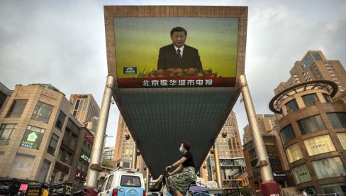 БРИТАНЦИ, ОВО ЈЕ НАШЕ: Кина прославила 25. годишњицу повратка Хонгконга под окриље Пекинга