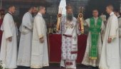 PATRIJARH STIGAO U BRATUNAC: Godišnjica stradanja Srba - Porfirije služi liturgiju (FOTO)