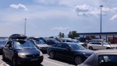VOZAČI, NAORUŽAJTE SE STRPLJENJEM: Na ovom graničnom prelazu putnička vozila čekaju više od 3 sata