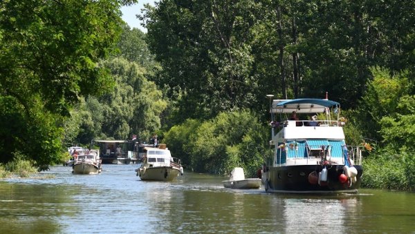 КАНАЛИМА ПЛОВИЛИ 300 КИЛОМЕТАРА: Деоницом од Бачке Паланке ДО Новог Сада завршена  12. Међународна регата Воде Војводине