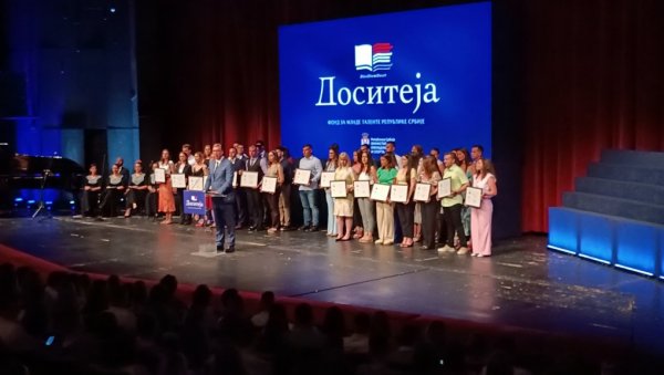 VUCIĆ ADDRESSED THE BEST STUDENTS: The state must count on you, you are champions (PHOTO/VIDEO)