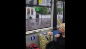 ОТВОРИЛО СЕ НЕБО: У Београду лије као из кабла, улице под водом, на Новом Београду аутобуси миле, потоп у Тошином бунару (ВИДЕО)