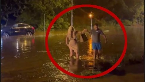 JELENA KARLEUŠA ZAROBLJENA U POPLAVI: Pevačici džip potopljen, ona bosa u vodi – "Ovo je najgori dan u mom životu!" (FOTO)