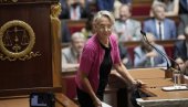 НЕМА ДОВОЉНО ПОДРШКЕ У ПАРЛАМЕНТУ: Француска премијерка одложила до јесени планове за нови закон