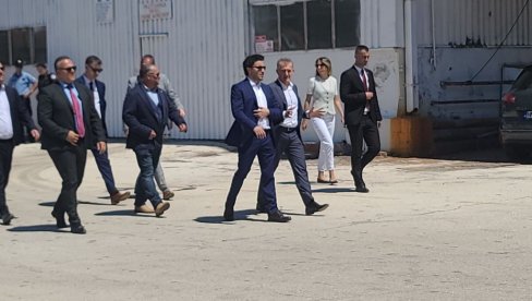 CRNA GORA SPREMNA ZA REMONT MEGA JAHTI: Premijer Abazović posetio nekadašnje brodogradilište Bijela (FOTO)