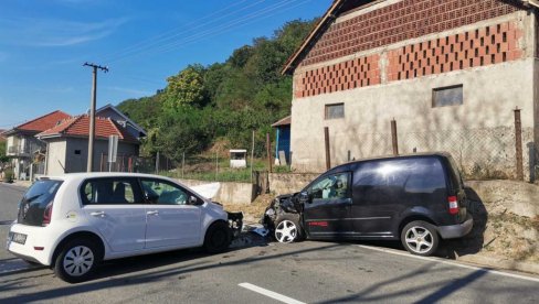 ВОЗИЛА СМРСКАНА, ЈЕДНА ОСОБА ТЕШКО ПОВРЕЂЕНА: Слике и снимци несреће код Крушевца - велики застој на путу (ФОТО/ВИДЕО)