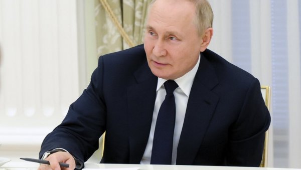 САДА ЈЕ И ЗВАНИЧНО: Путин потписао указ - У Кремљу ће сутра бити одржана свечана церемонија