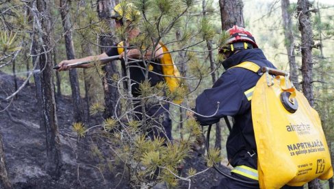 BORBA SA VATROM KOD MALOG ZVORNIKA: Veliki šumski požar u Sakaru, strepnja da se ne rasplamsa ka kućama