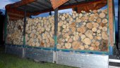 КРАЂА ДРВЕТА ПОСТАЛА ОЗБИЉАН БИЗНИС У НЕМАЧКОЈ: Са 60 евра цена кубика огревног дрвета скочила на 200 евра