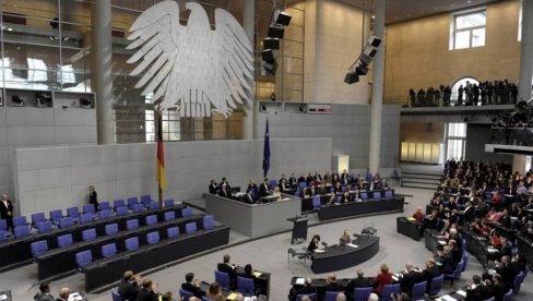 СТРОЖИ НАДЗОР ЗА ДЕСНИЧАРЕ АФД: У Бундестагу отворена расправа о недавној полицијској рациј