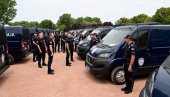 U 27 POLICIJSKIH UPRAVA STIGLO 70 VOZILA: Ministar Vulin na Makišu uručio ključeve (FOTO)
