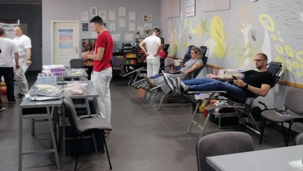 ПРИКУПЉЕНО ДОВОЉНО КРВИ: Министарство здравља захваљује грађанима на прикупљеним јединицама крви