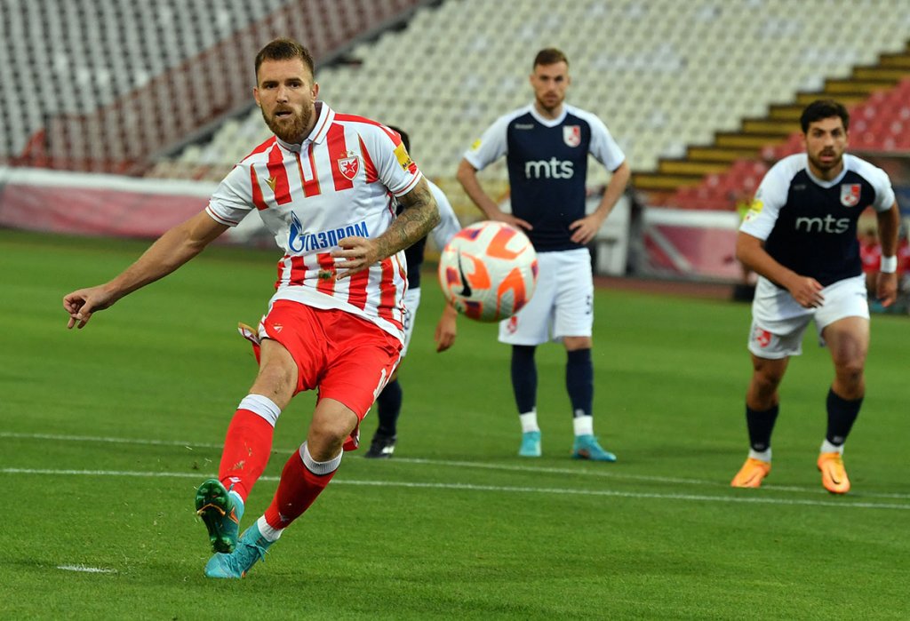 FK Radnički Niš - Saša Stojanović je produžio ugovor sa Radničkim na još  godinu dana.