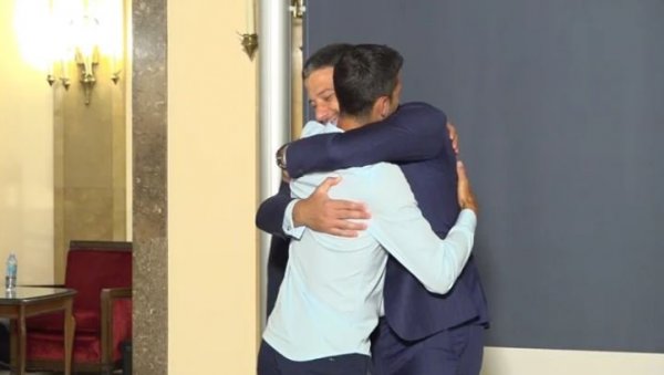 ПОНОС СРБИЈЕ! Вања Удовичић и Новак Ђоковић се сусрели у Старом двору (ФОТО)