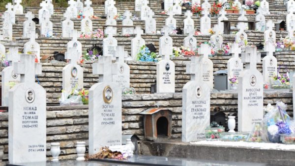 ЗА ЦРНЕ МАРАМЕ СРПСКИХ МАЈКИ НЕМА СУЗА: Пре три деценије у Залазју код Сребренице хорде Насера Орића палиле су, пљачкале и убиле 69 Срба